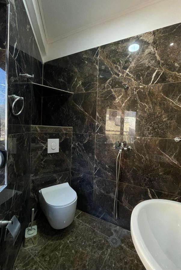 Stone City Apartament Lägenhet Gjirokastër Exteriör bild